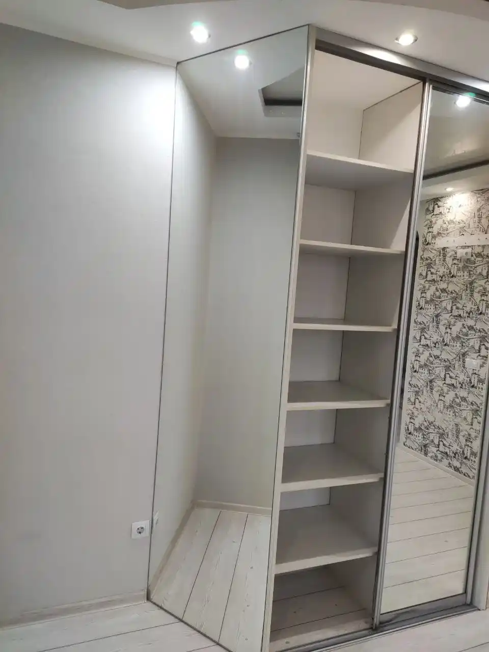 Шкаф-купе разобранный