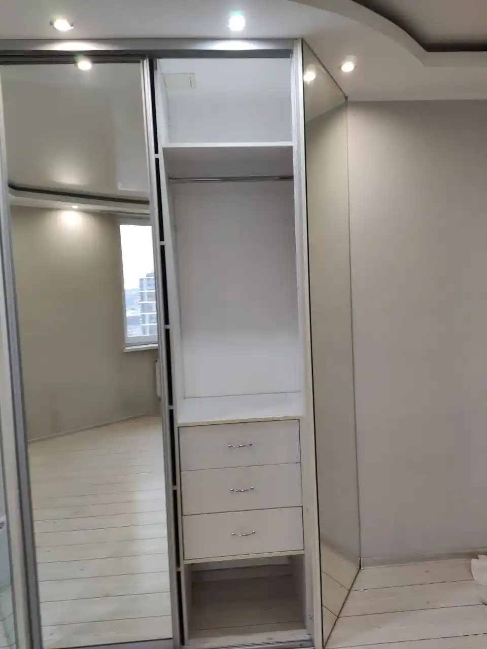 Шкаф-купе разобранный