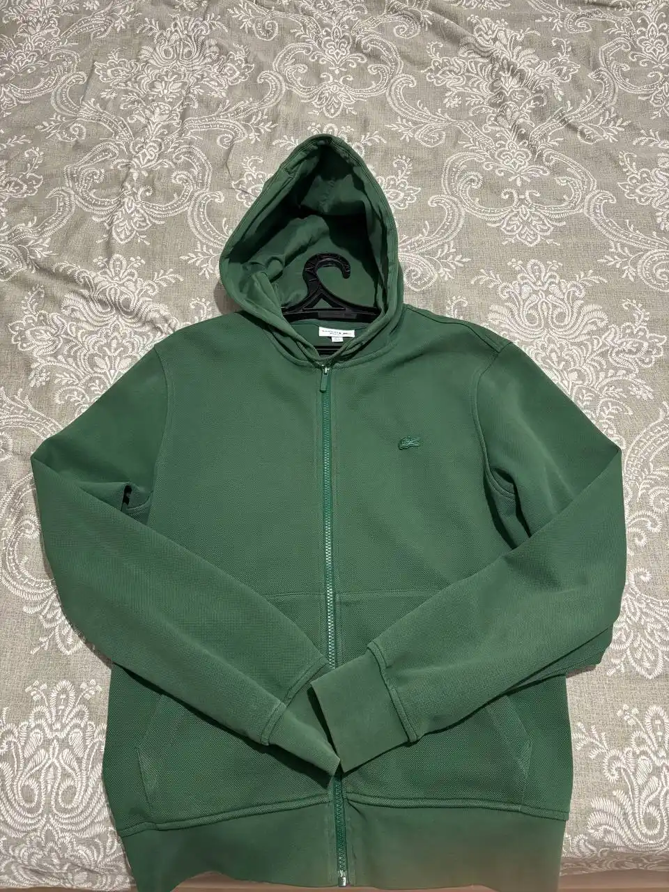 Продам одежду Lacoste и Guess