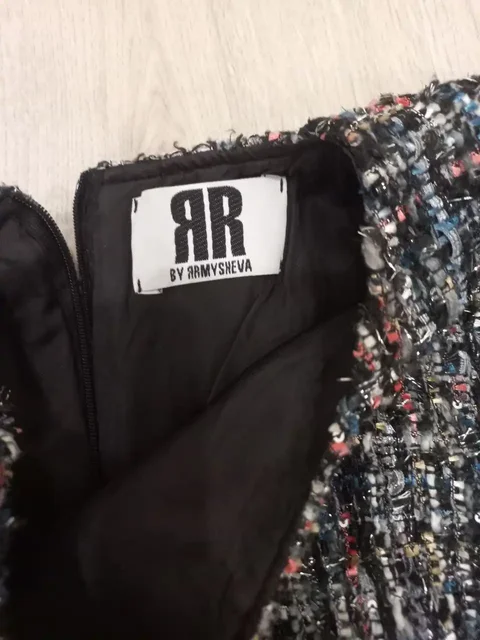 Новое твидовое платье размер 40-42 - Одежда в Екатеринбург