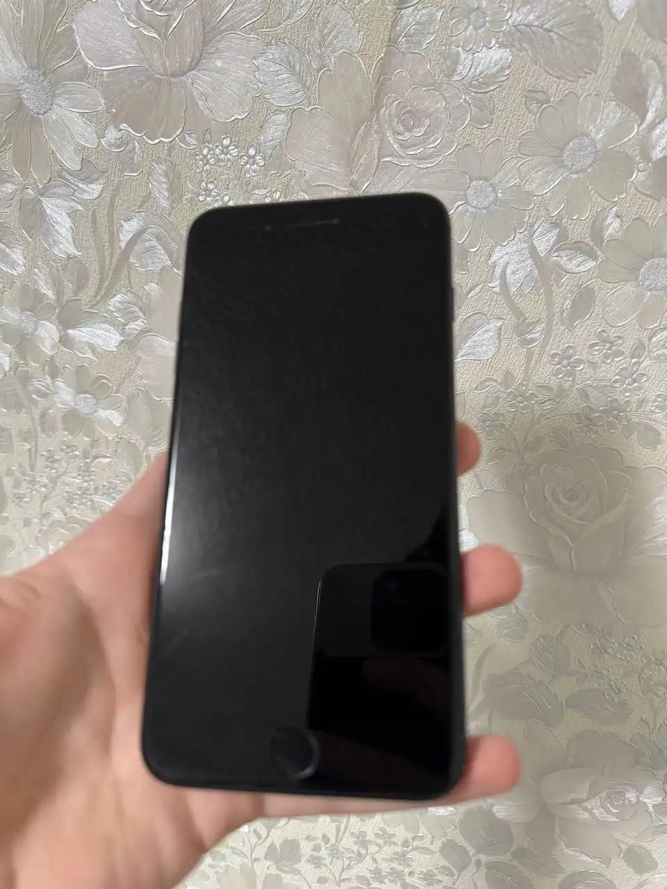 iPhone 7 Plus 32GB Black в хорошем состоянии