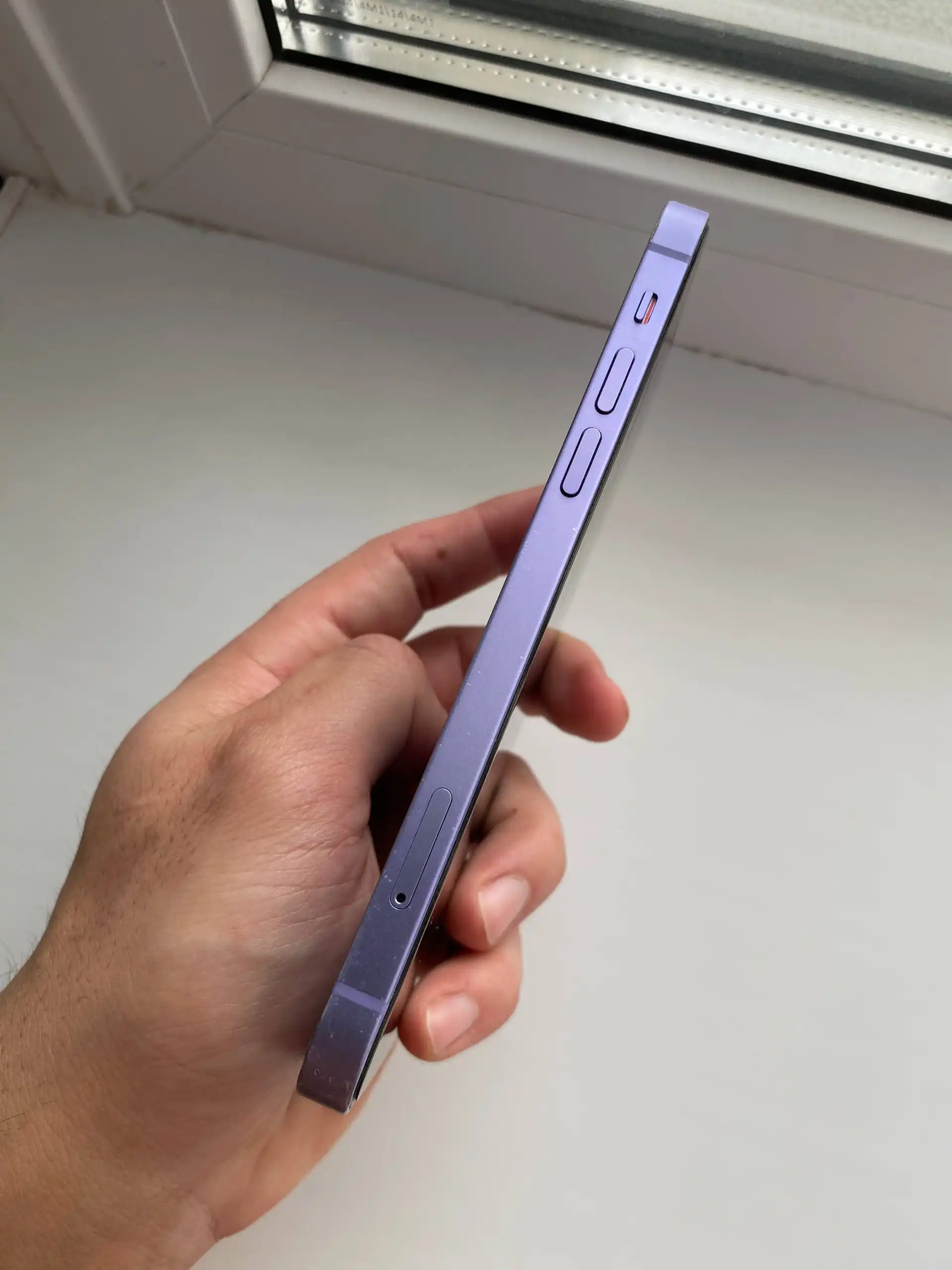 Продажа iPhone 12 в хорошем состоянии