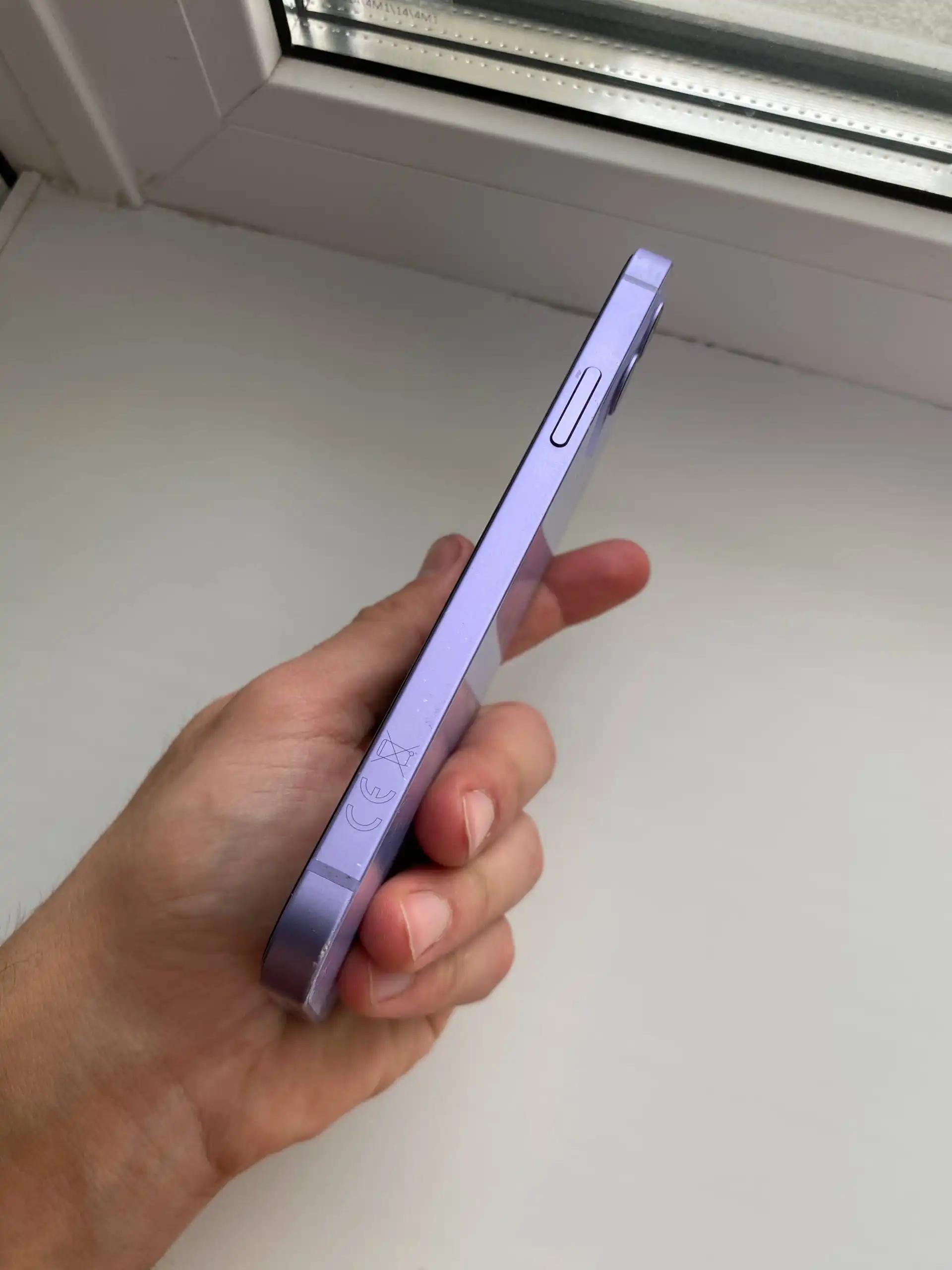 Продажа iPhone 12 в хорошем состоянии