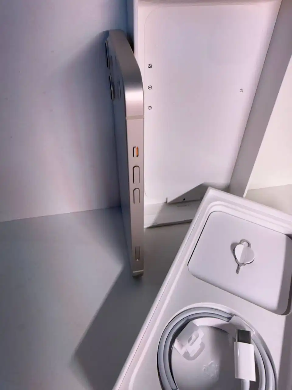 iPhone 13 белый 512 ГБ в отличном состоянии