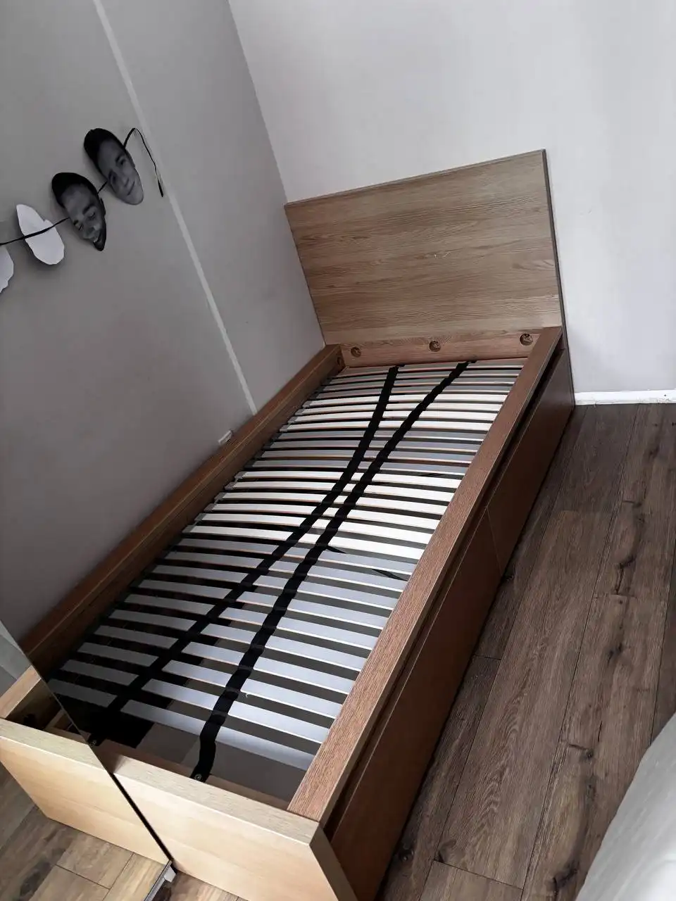 Продажа односпальной кровати IKEA с ящиками