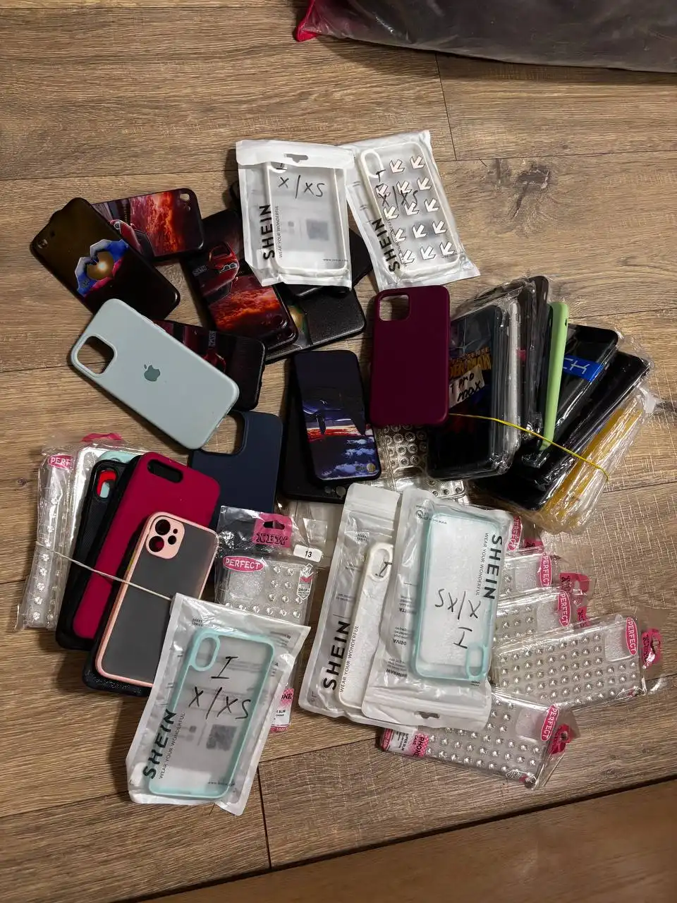 Чехлы для iPhone (старые модели, 12, 13, Pro Max)