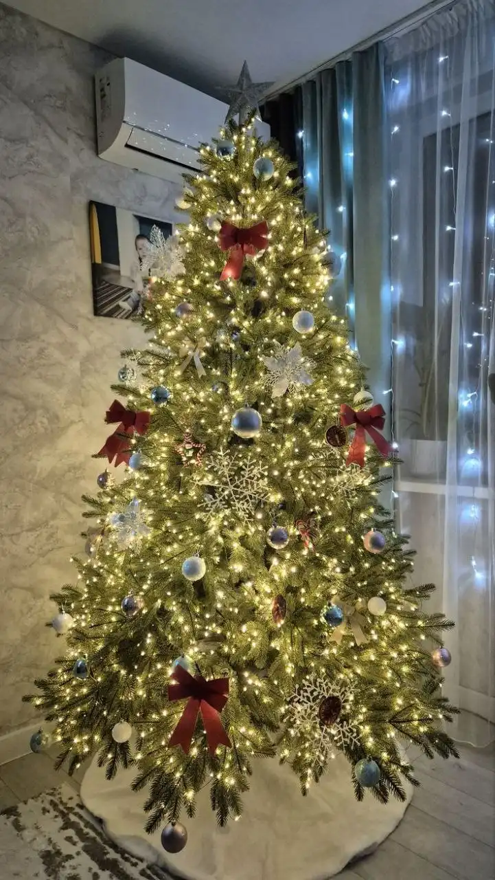 Продажа елочки с игрушками