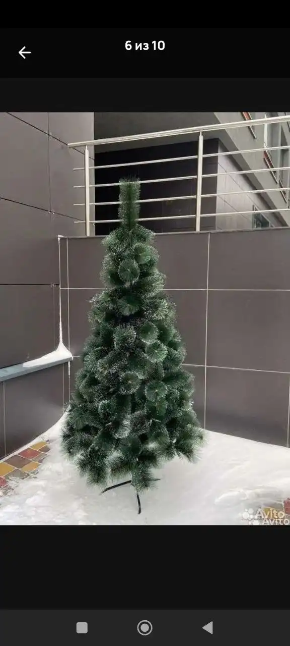 Искусственная новогодняя елка с шишками