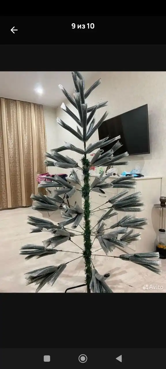 Искусственная новогодняя елка с шишками