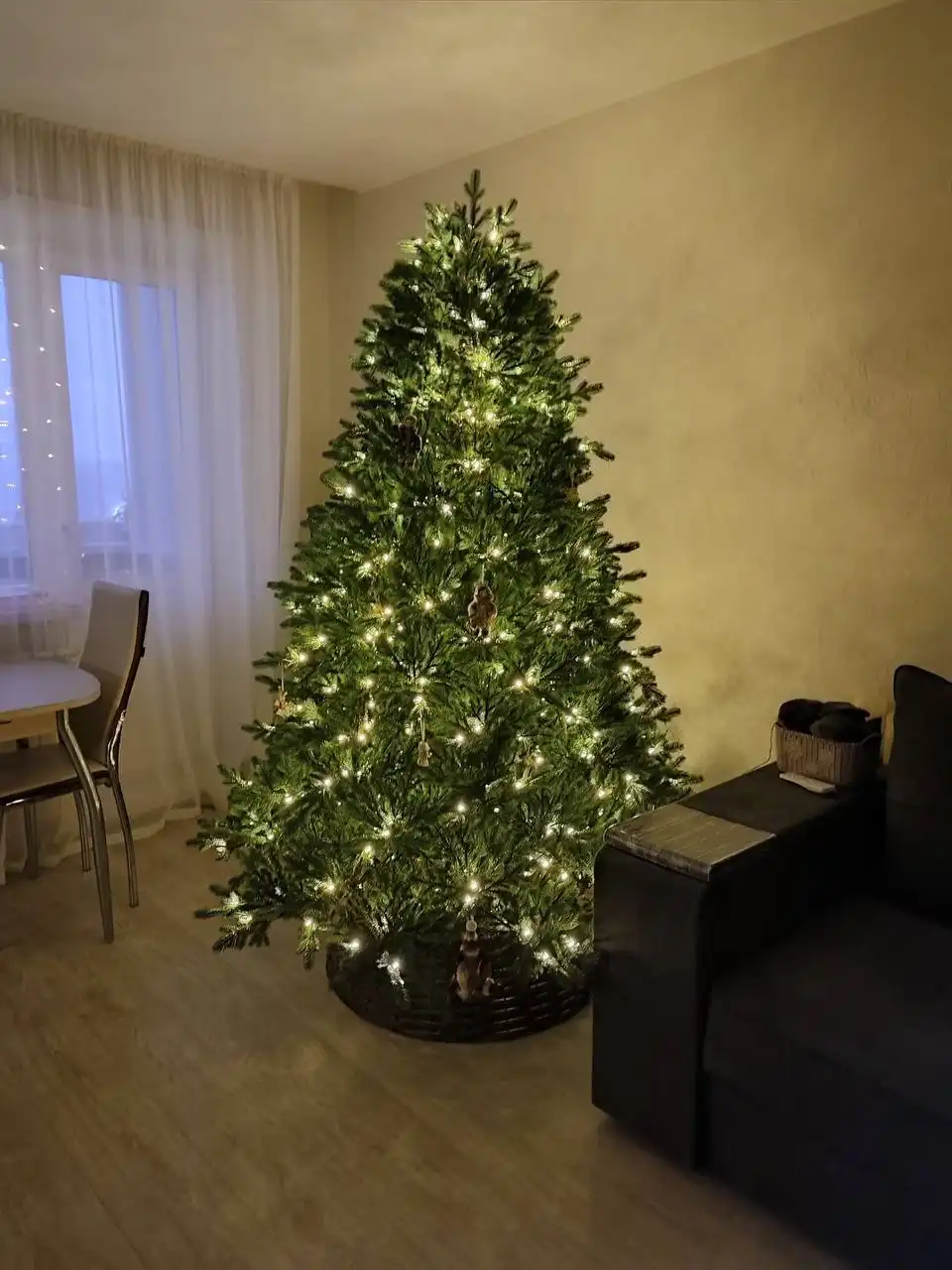 Искусственная ель Императрица со светом