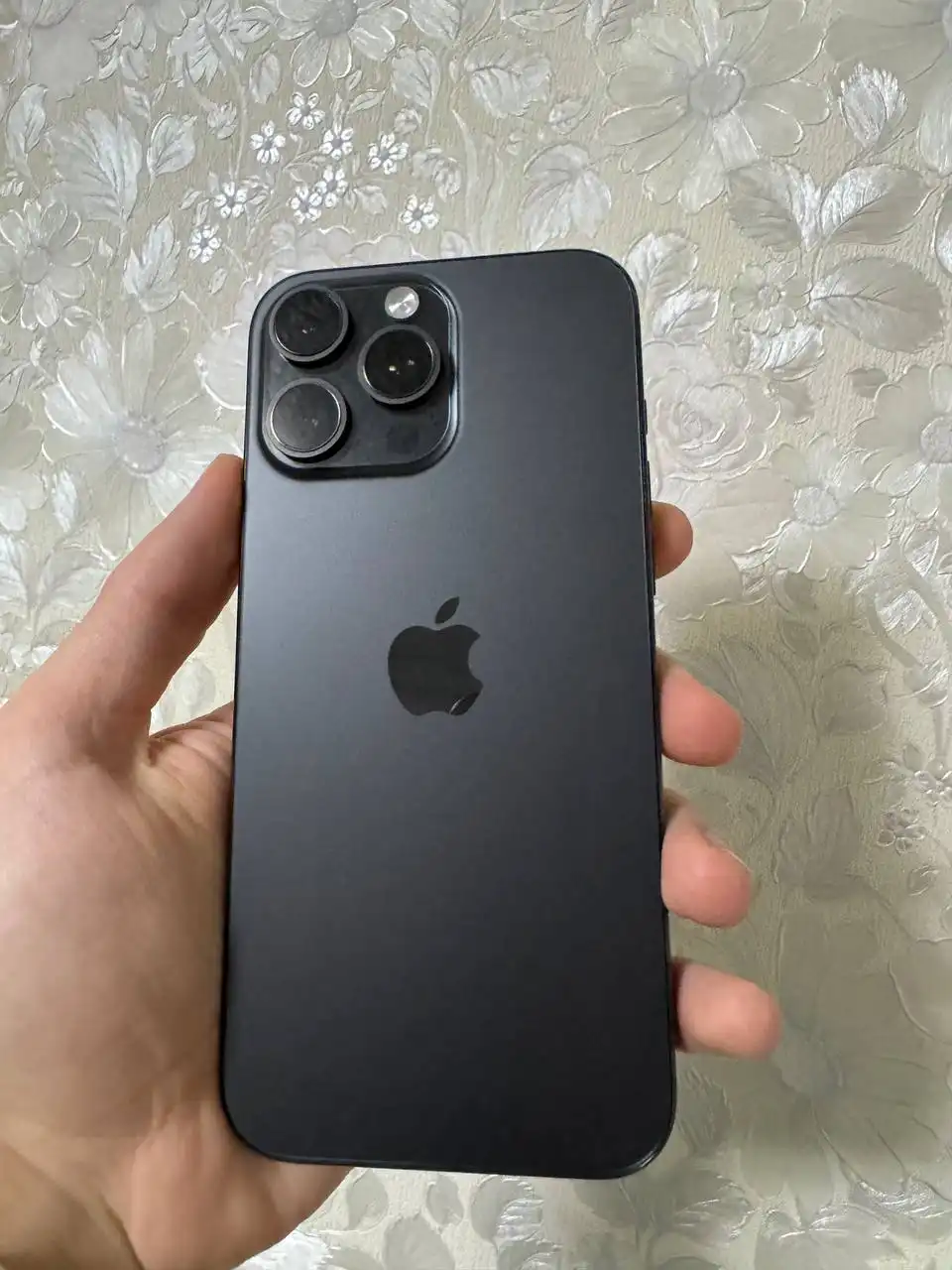 Продажа iPhone разных моделей и поколений