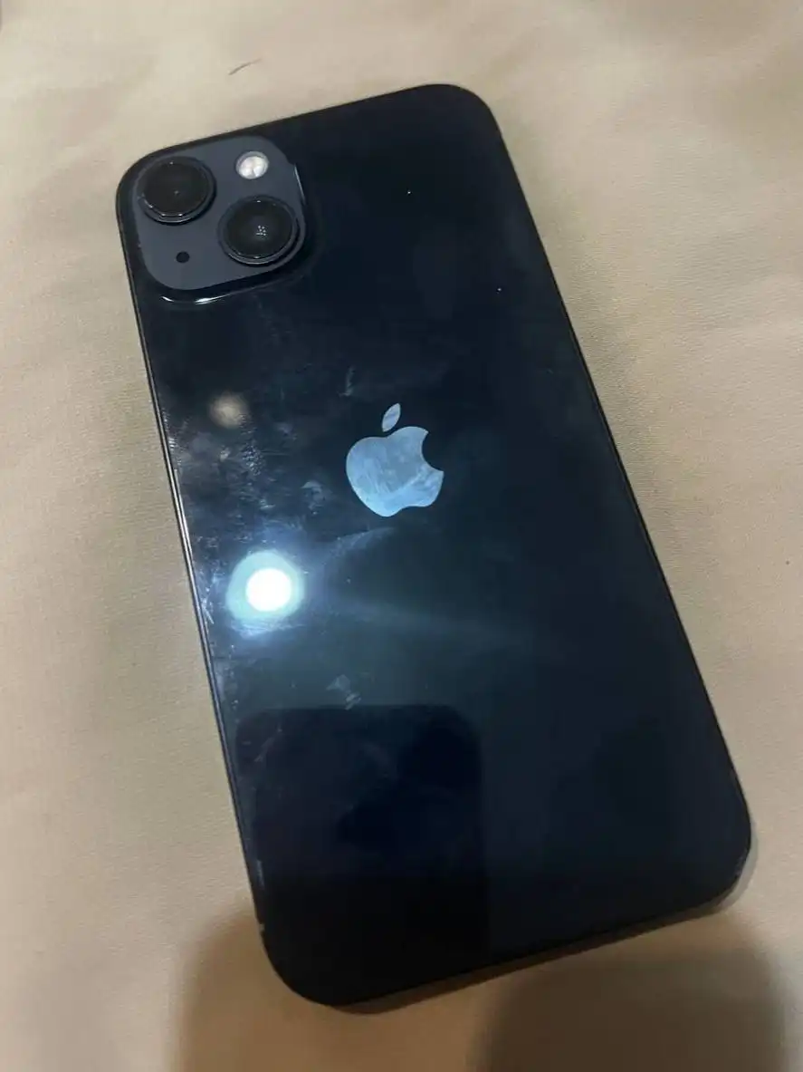 Продам айфон 13