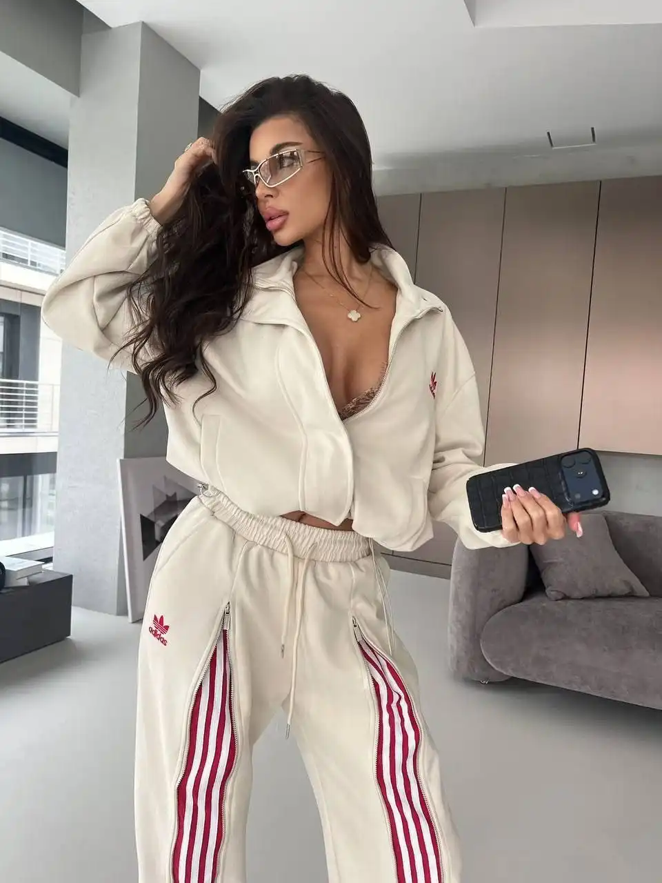 Элегантный спортивный костюм - Спортивная одежда (Одежда) в Екатеринбург