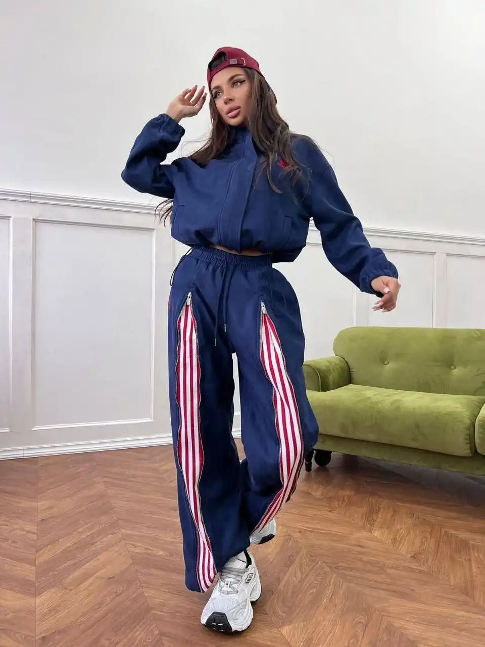 Элегантный спортивный костюм - Спортивная одежда (Одежда) в Екатеринбург