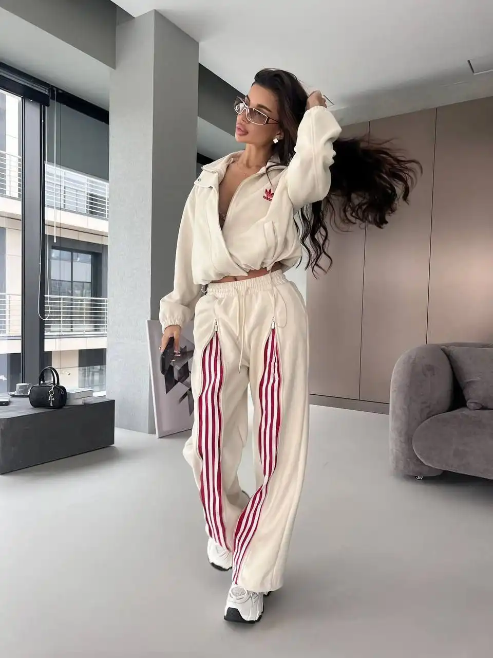 Элегантный спортивный костюм - Спортивная одежда (Одежда) в Екатеринбург