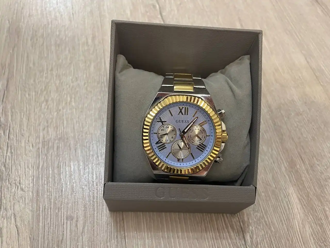 Продам часы Guess оригинальные - Барахолка в Екатеринбург