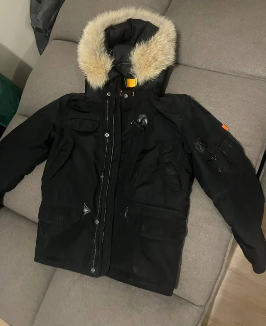 Крутые детские куртки - Стеллажи в Екатеринбург