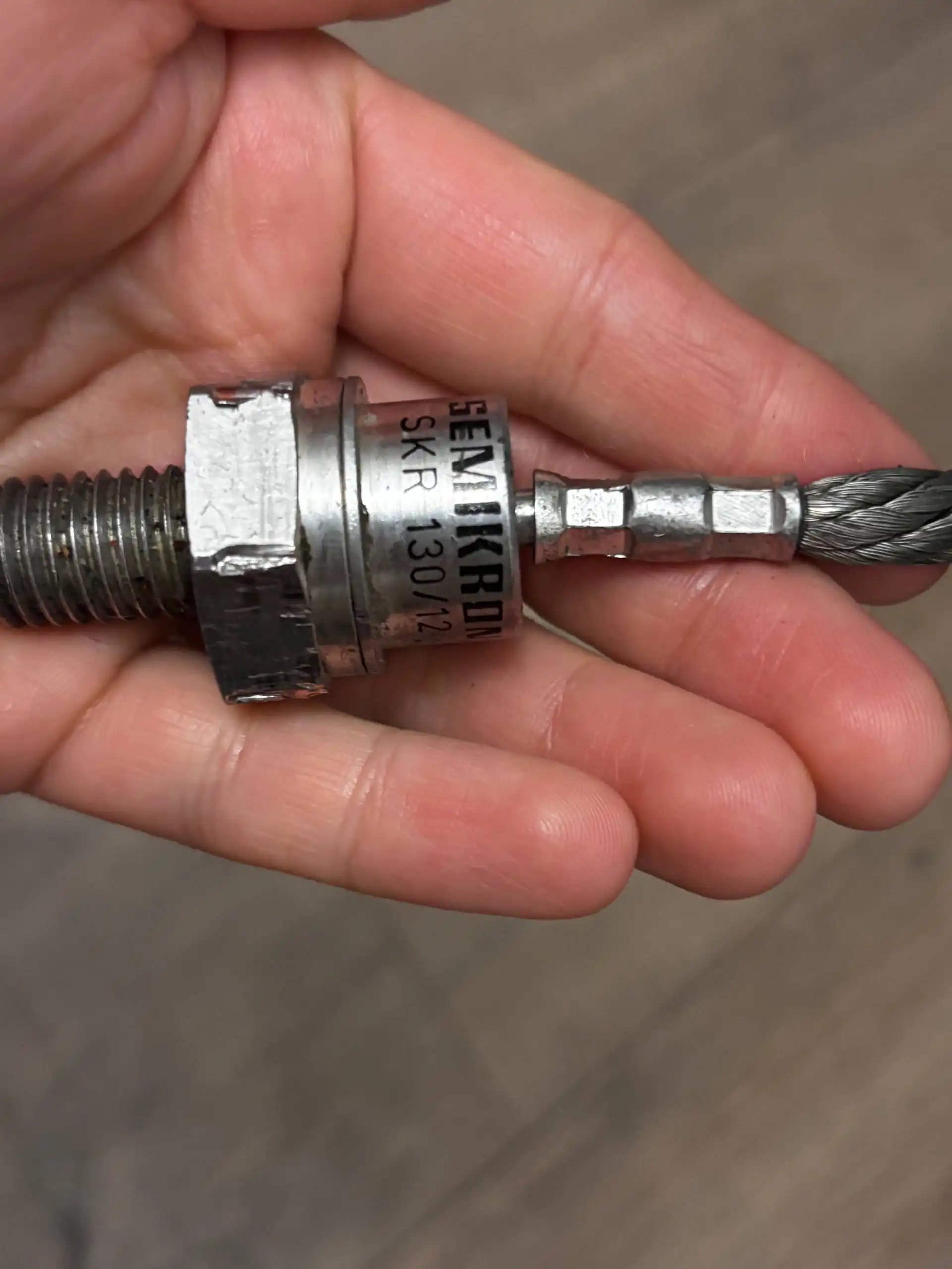 Диод выпрямительный DO205AC M12 1,2 кВ 130 А - Электронные компоненты (Запчасти) в Екатеринбург