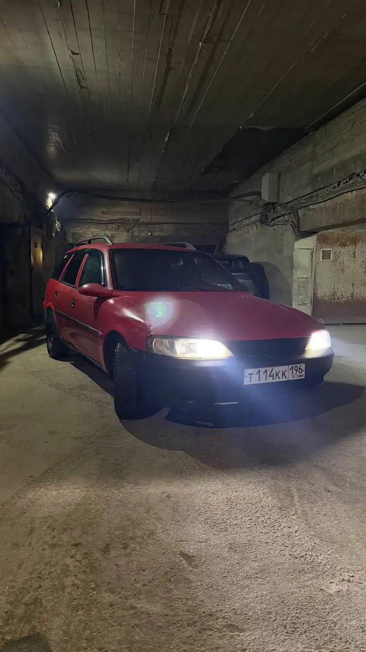 Opel Vectra 1997 1.6 - Легковые автомобили (Авто) в Екатеринбург