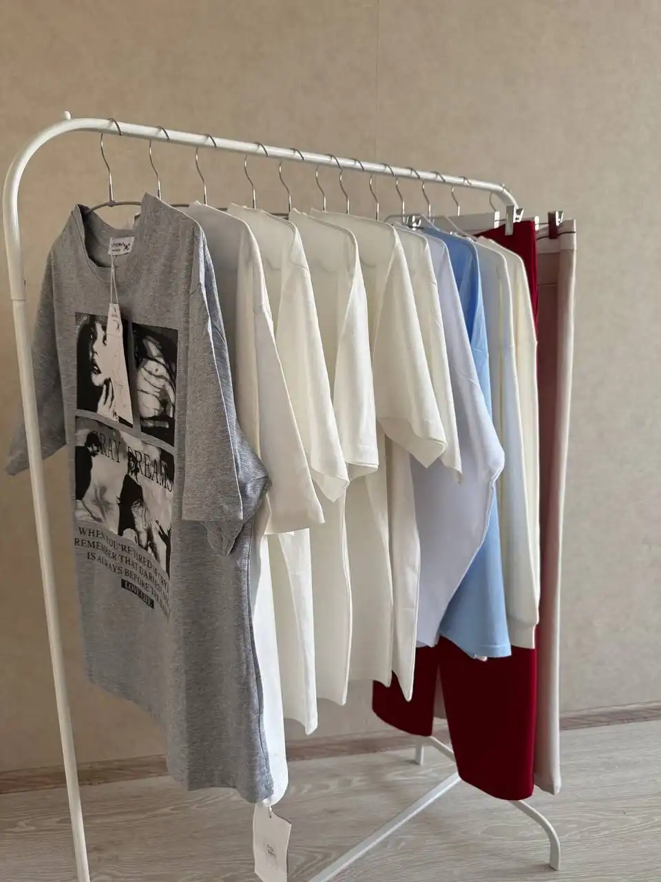 Продажа футболок, толстовки и свитшота из Кореи - Одежда в Екатеринбург