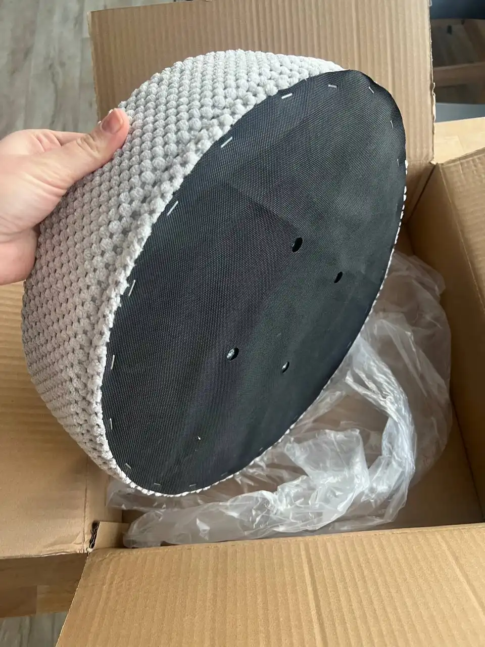 Лежанка для кошки без одной детали - Аксессуары для животных (Животные) в Екатеринбург