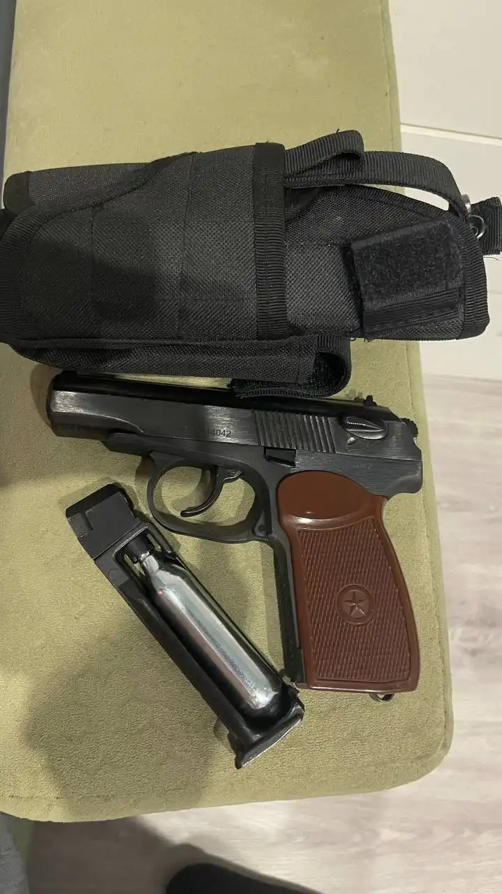 Продажа пневматического пистолета Макарова ПМ МР-654 с аксессуарами - Пневматическое оружие (Хобби и отдых) в Екатеринбург