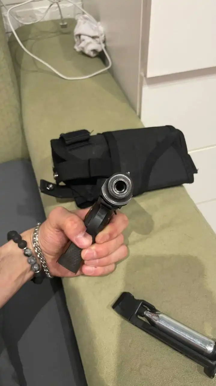 Продажа пневматического пистолета Макарова ПМ МР-654 с аксессуарами - Пневматическое оружие (Хобби и отдых) в Екатеринбург