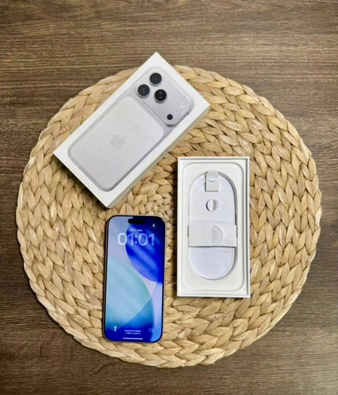 Продам iPhone 17 Pro 256 ГБ серебристый - Смартфоны (Электроника) в Екатеринбург