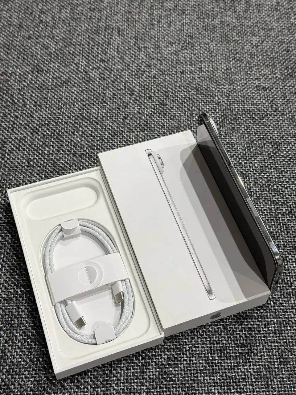 Продажа iPhone AIR 256 ГБ белого цвета - Смартфоны (Электроника) в Екатеринбург