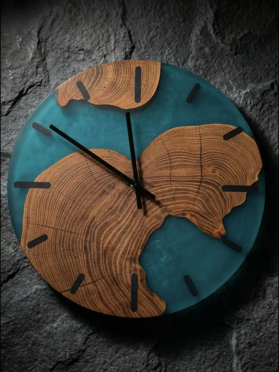 Часы из ценных пород дерева и эпоксидной смолы - Часы (Барахолка) в Екатеринбург