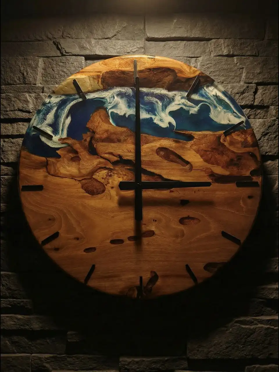Часы из ценных пород дерева и эпоксидной смолы - Часы (Барахолка) в Екатеринбург