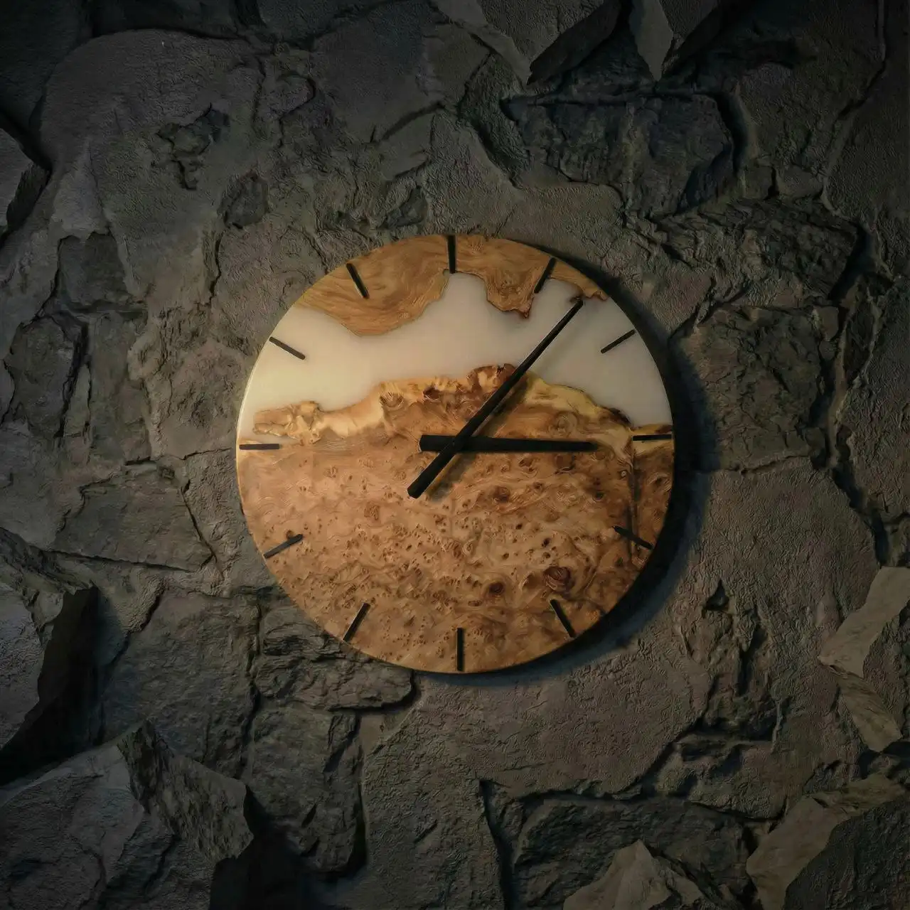 Часы из ценных пород дерева и эпоксидной смолы - Часы (Барахолка) в Екатеринбург