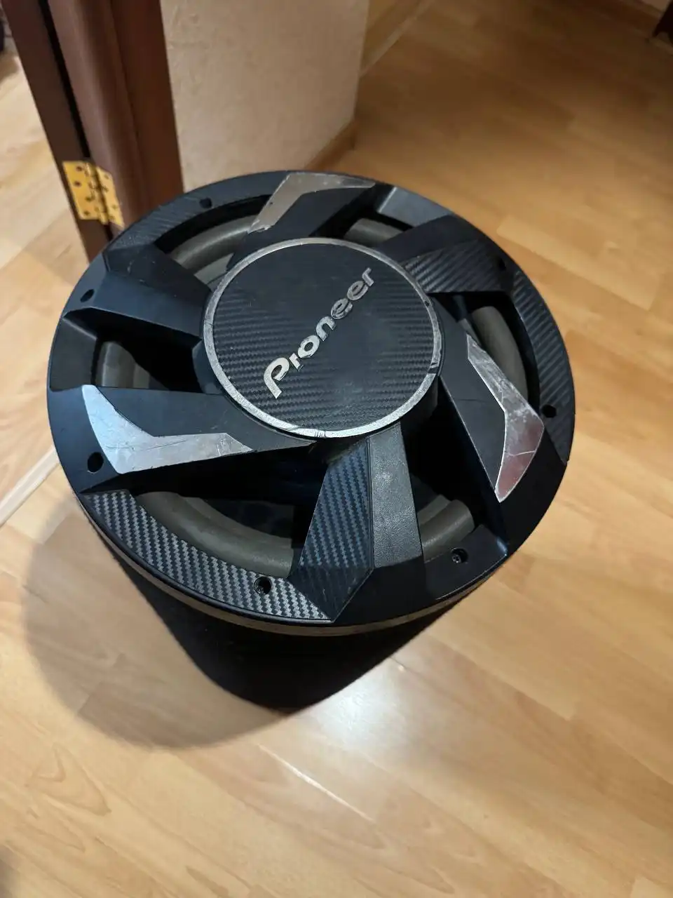 Продажа игрового устройства в Екатеринбурге - Игровые консоли и аксессуары (Электроника) в Екатеринбург