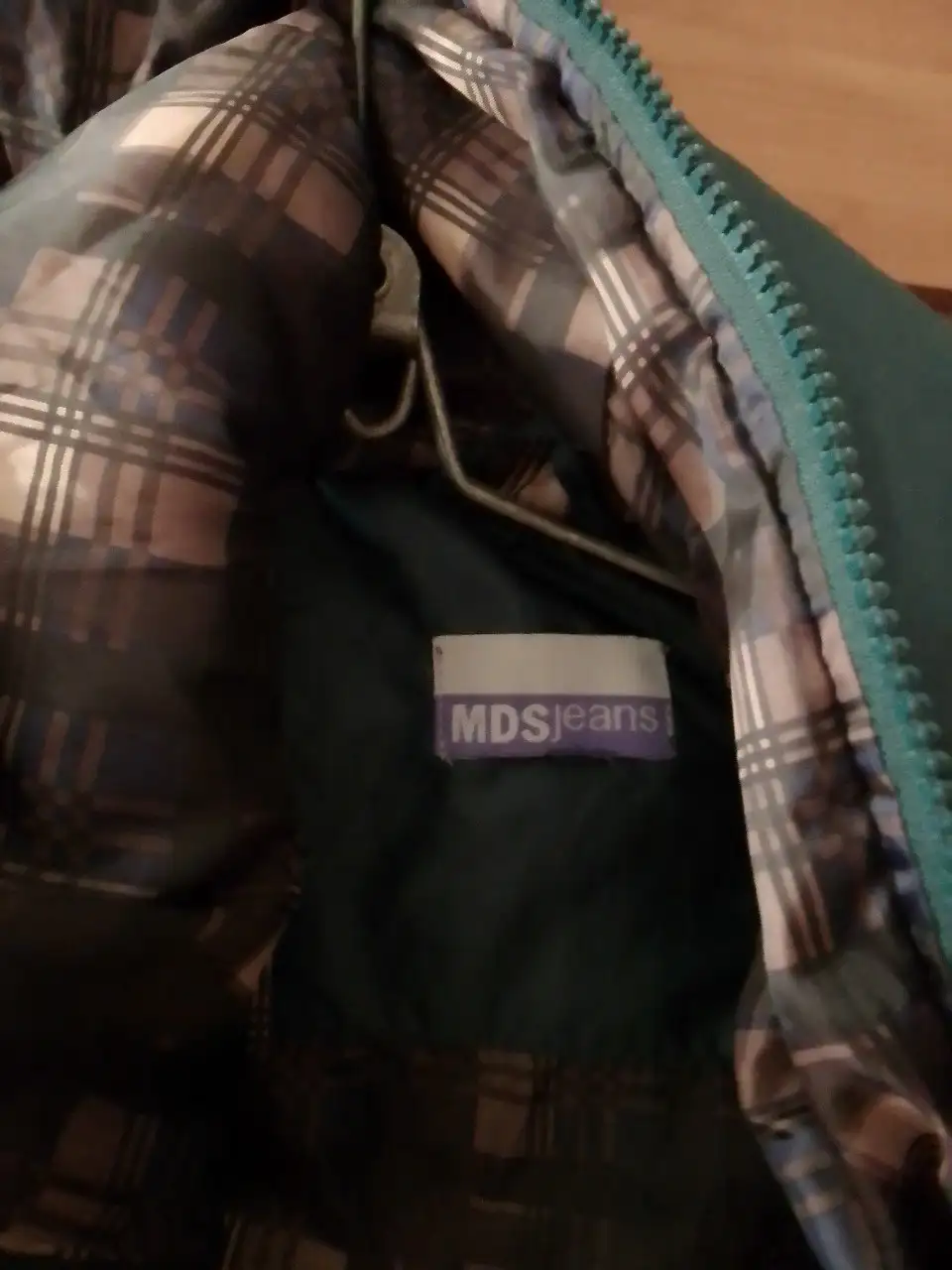 Демисезонная безрукавка зеленого цвета размер L/XL - Верхняя одежда (Одежда) в Екатеринбург