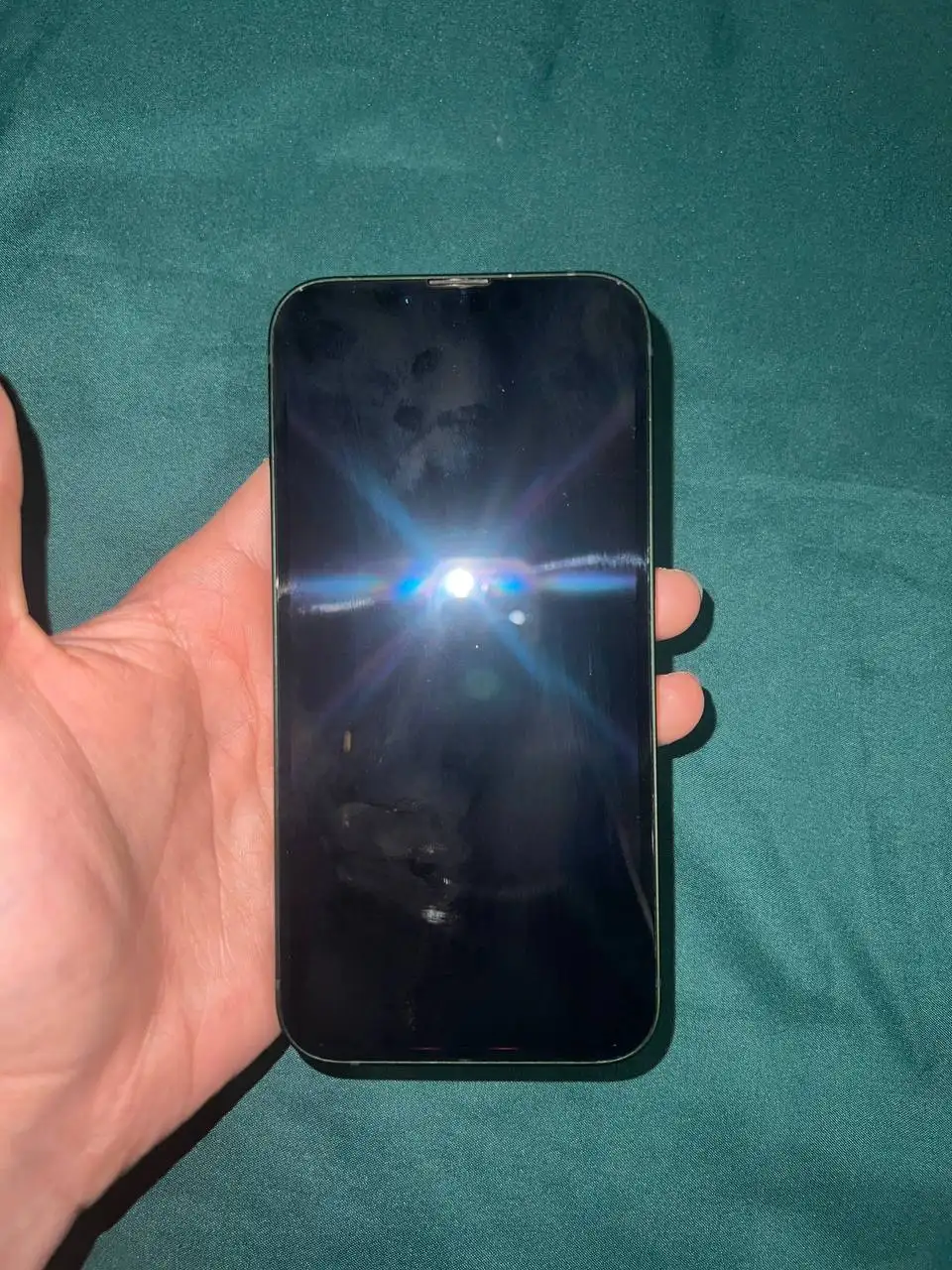 iPhone 13 Зеленый в идеальном состоянии - Смартфоны (Электроника) в Екатеринбург