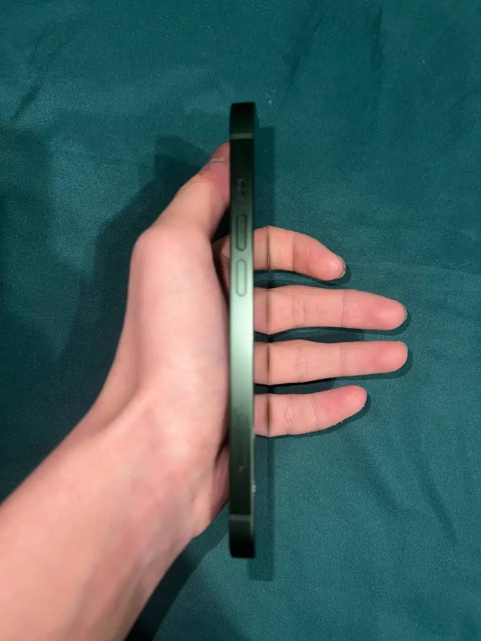 iPhone 13 Зеленый в идеальном состоянии - Смартфоны (Электроника) в Екатеринбург