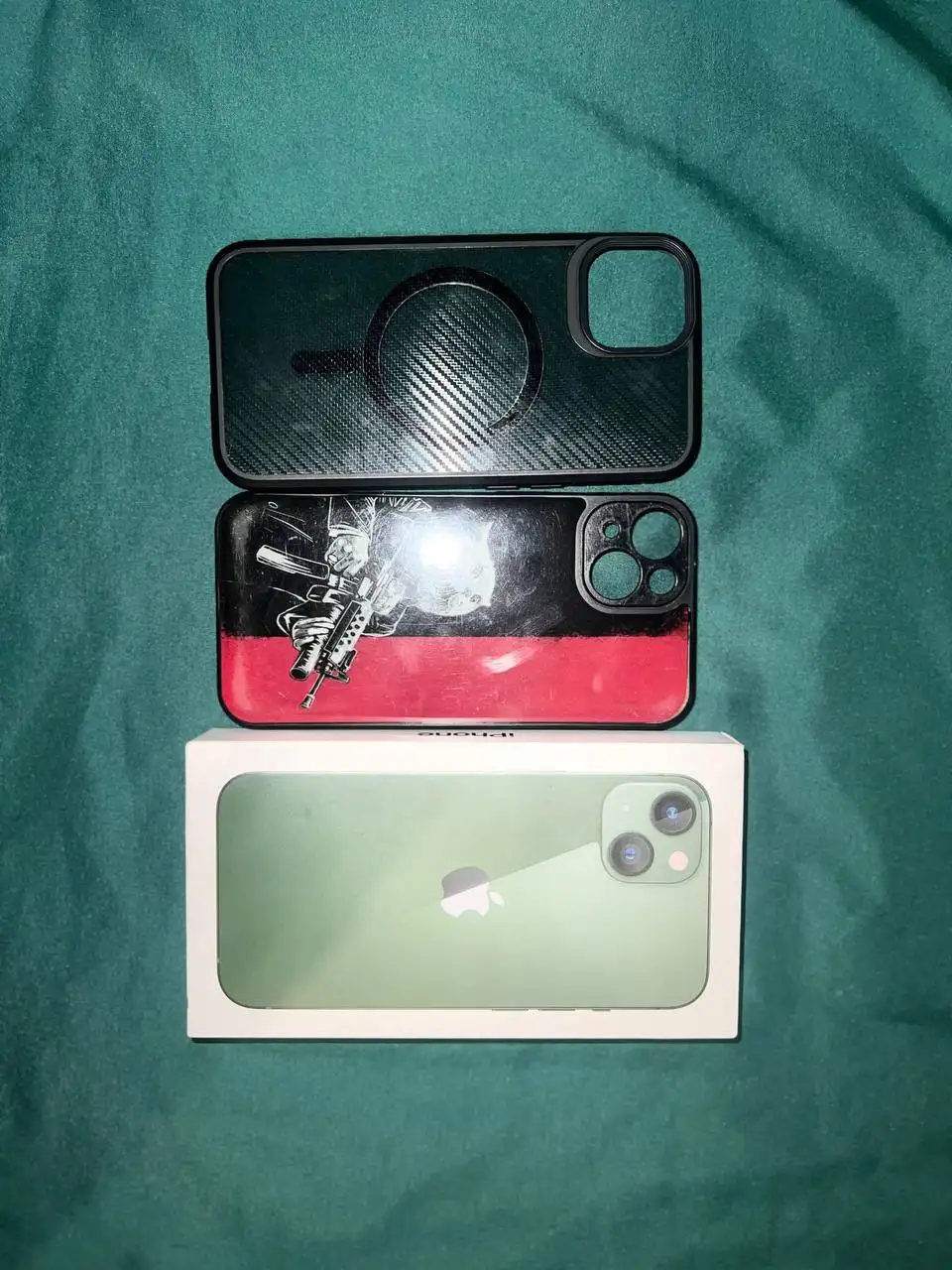 iPhone 13 Зеленый в идеальном состоянии - Смартфоны (Электроника) в Екатеринбург