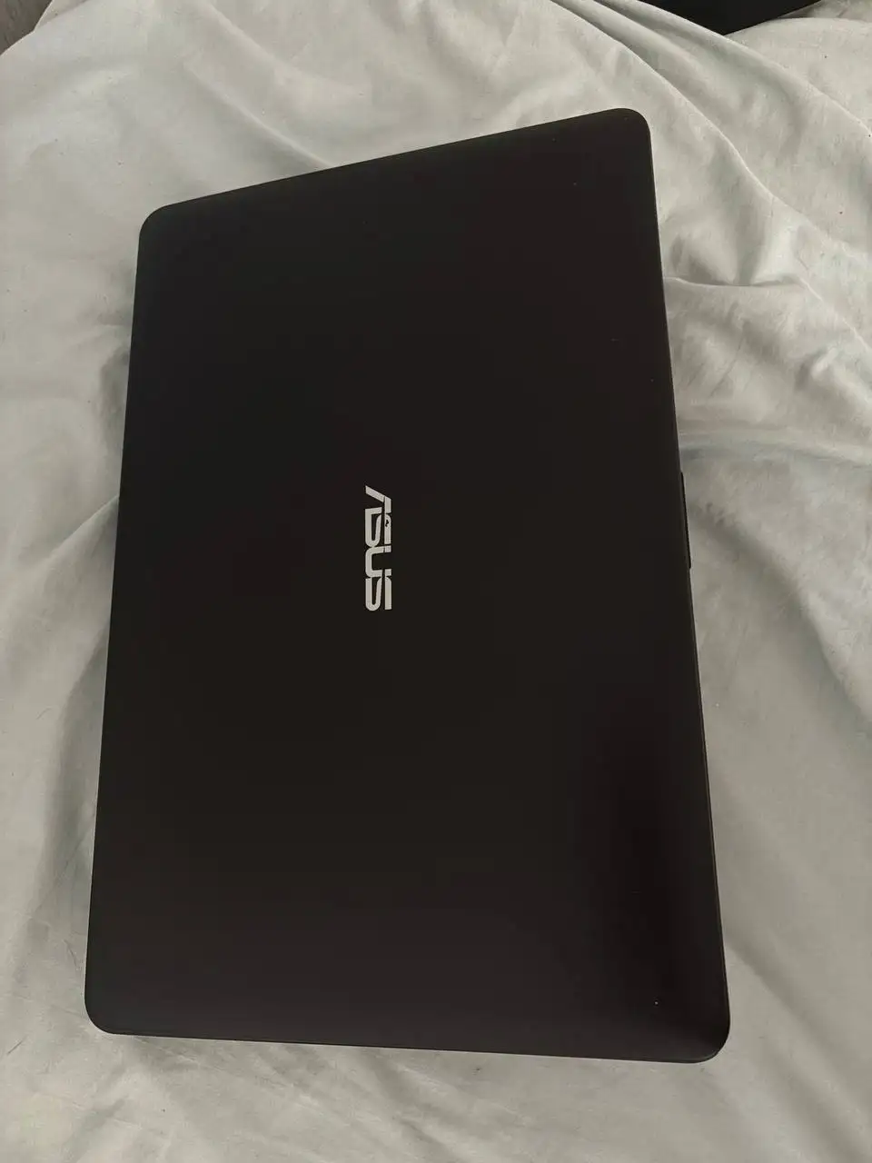 Рабочий ноутбук с зарядкой и сумкой - Ноутбуки (Электроника) в Екатеринбург