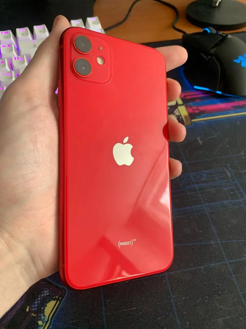 Продам iPhone 11 128 ГБ красный с дефектами - Смартфоны (Электроника) в Екатеринбург