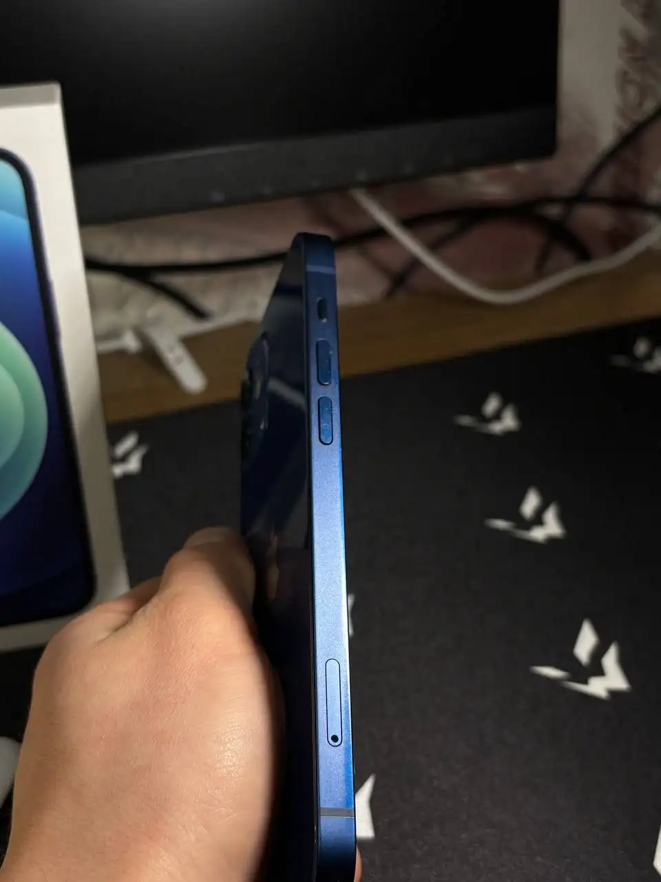 iPhone 12 64GB в хорошем состоянии - Смартфоны (Электроника) в Екатеринбург