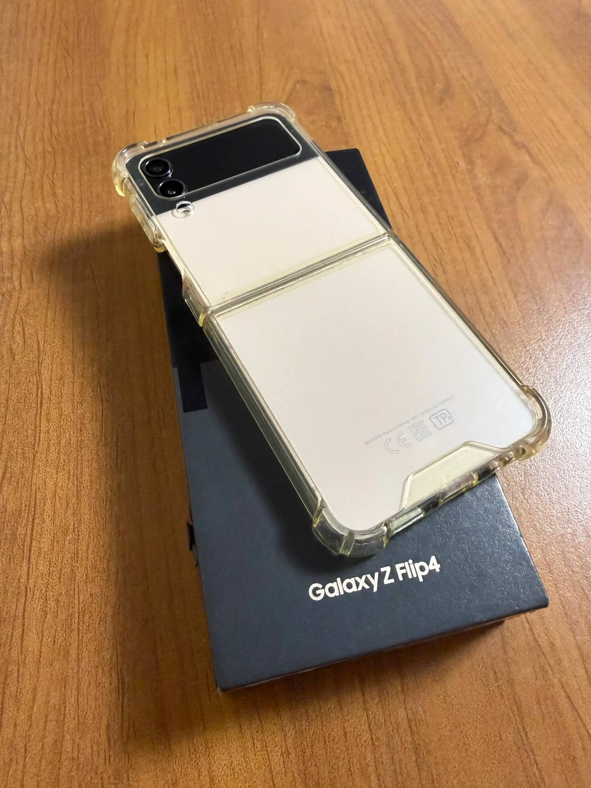 Samsung Galaxy Z Flip4 256 ГБ - Смартфоны (Электроника) в Екатеринбург