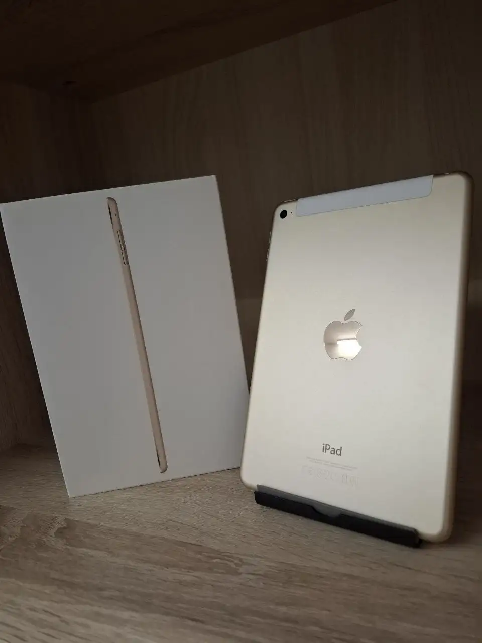 Продается iPad Mini 4 с поддержкой SIM - Планшеты (Электроника) в Екатеринбург