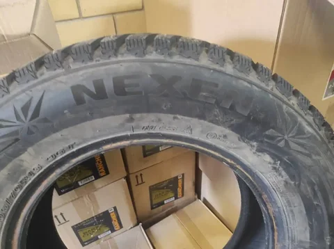 Зимние шипованные шины 205/70/R15 с пробегом 100 км - частное объявление в Екатеринбург