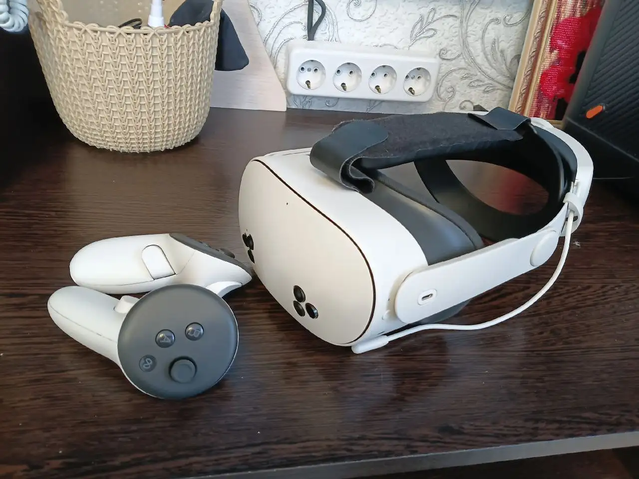 Продам VR-шлем Oculus Quest 3S - VR-шлем (Электроника) в Екатеринбург