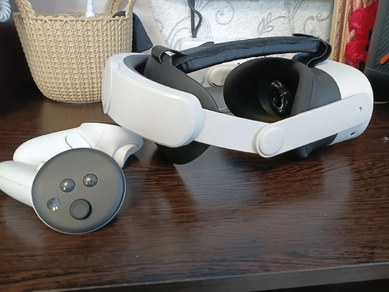 Продам VR-шлем Oculus Quest 3S - VR-шлем (Электроника) в Екатеринбург