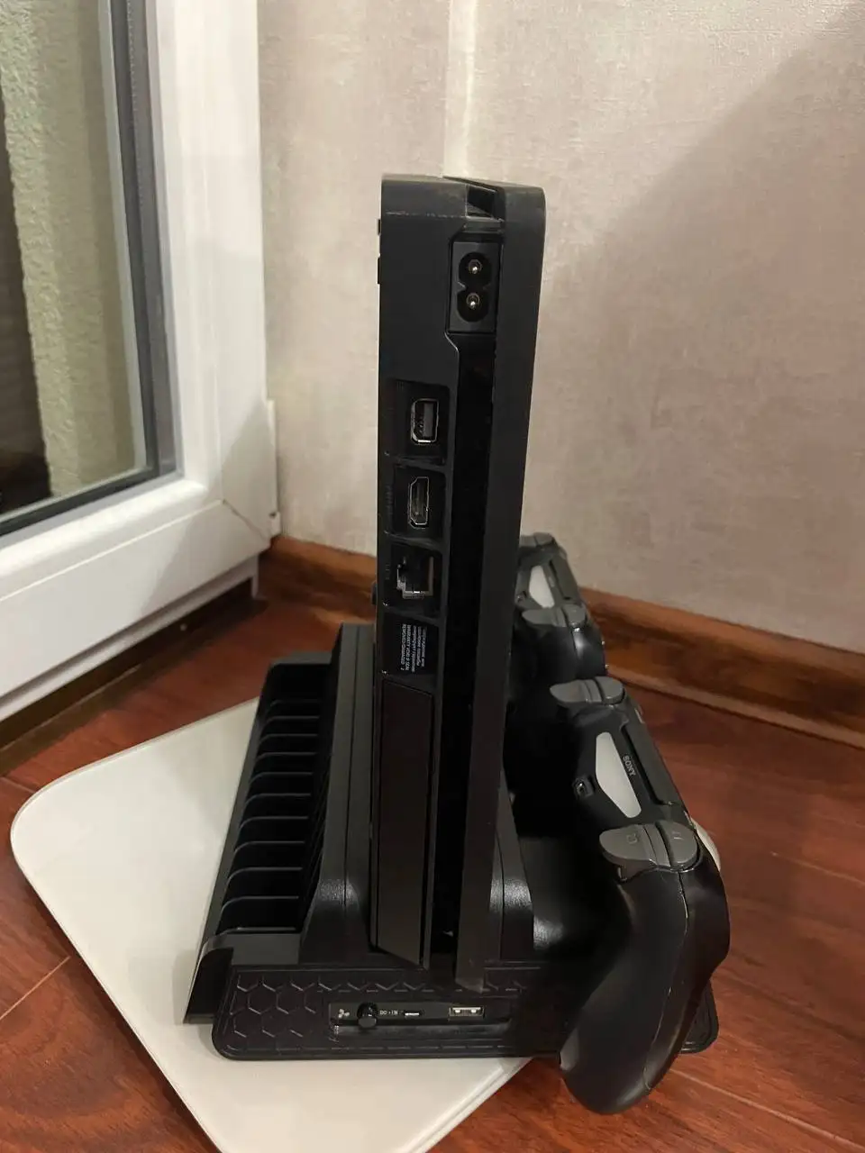 Продажа игровой приставки с играми - Игровые приставки (Электроника) в Екатеринбург