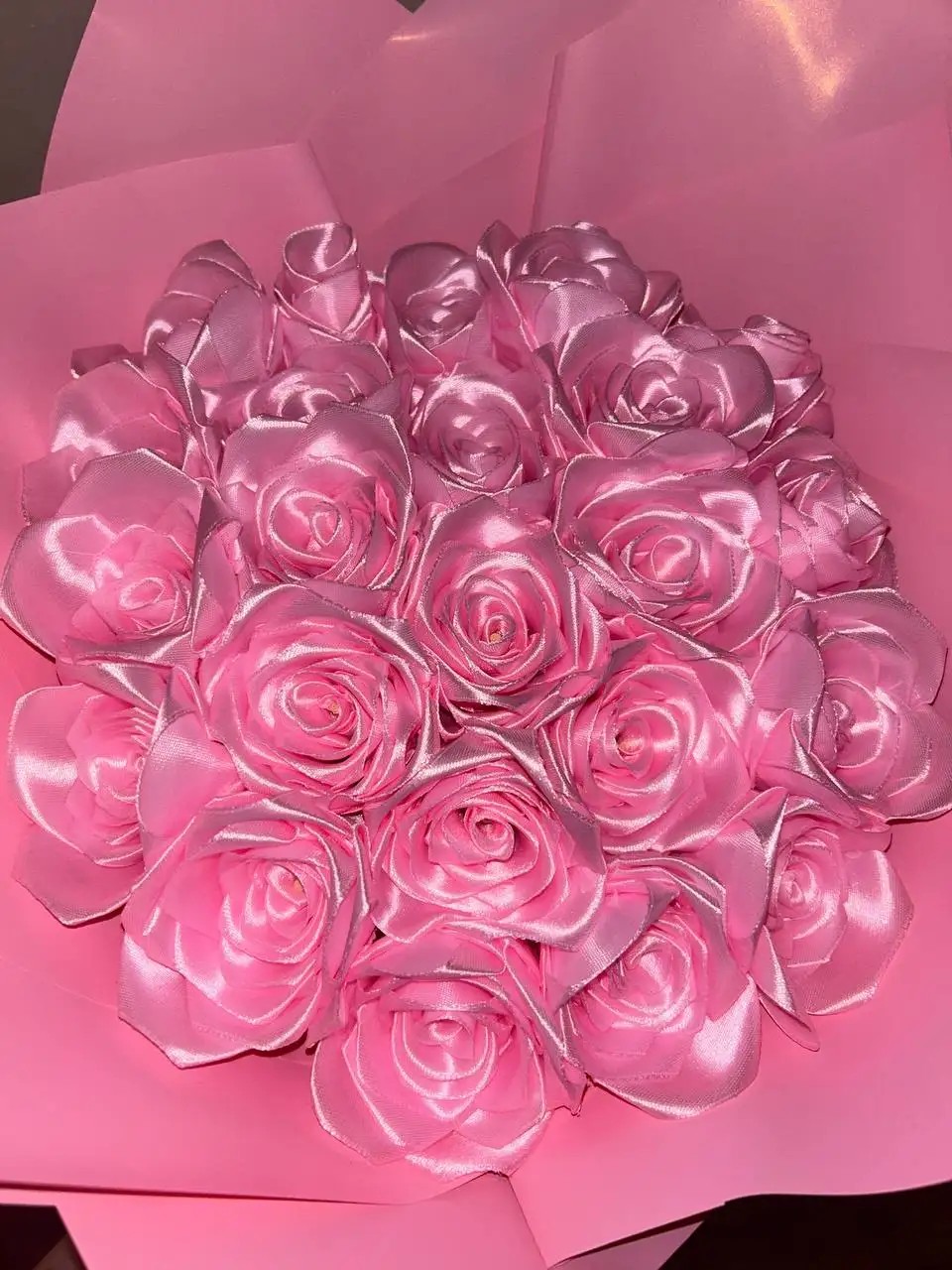 Продам готовый букет из атласных роз (23 шт.) - Подарки (Барахолка) в Екатеринбург