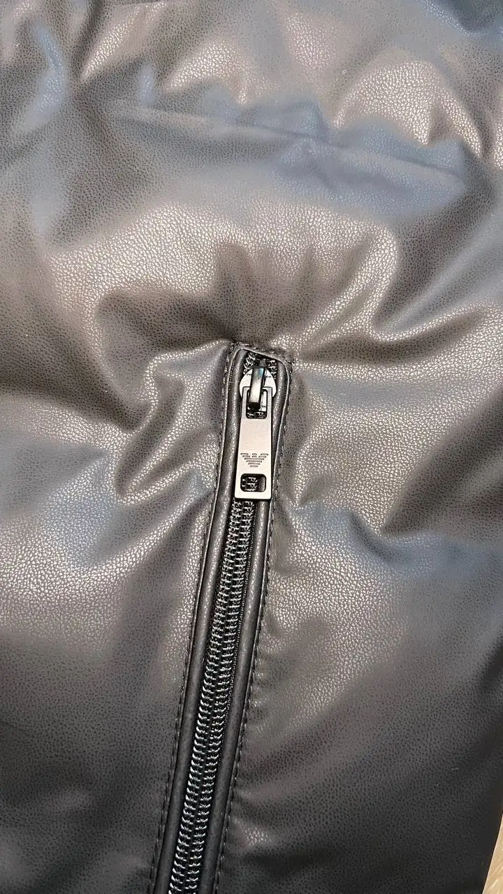 Продажа бомбера, жилетки и кед - Верхняя одежда, обувь (Одежда) в Екатеринбург