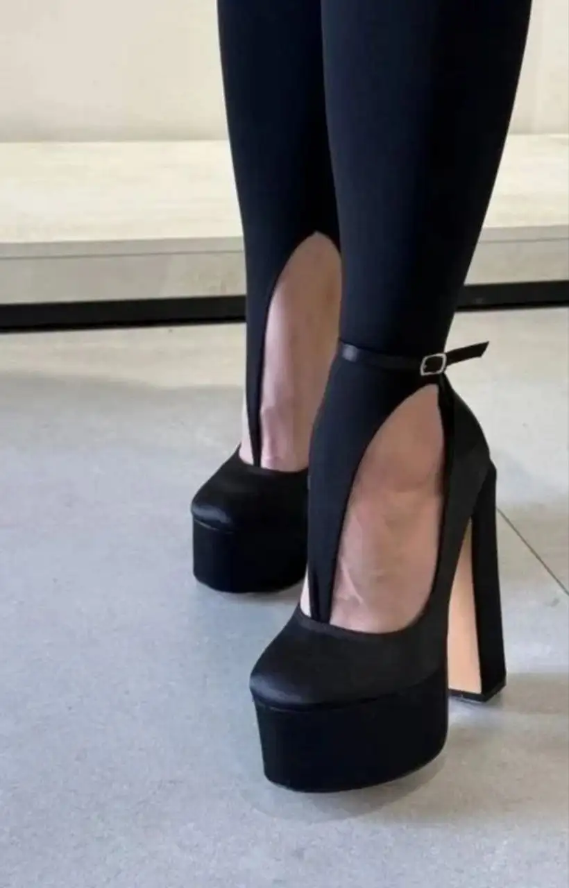 Новые лосины 44-46 размер - Лосины/Леггинсы (Одежда) в Екатеринбург