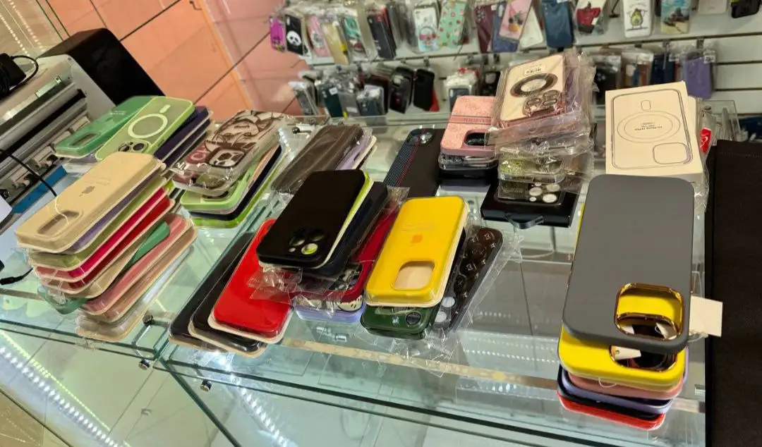 Чехлы на iPhone 13-16 модели, разные цвета - Аксессуары для телефонов (Электроника) в Екатеринбург